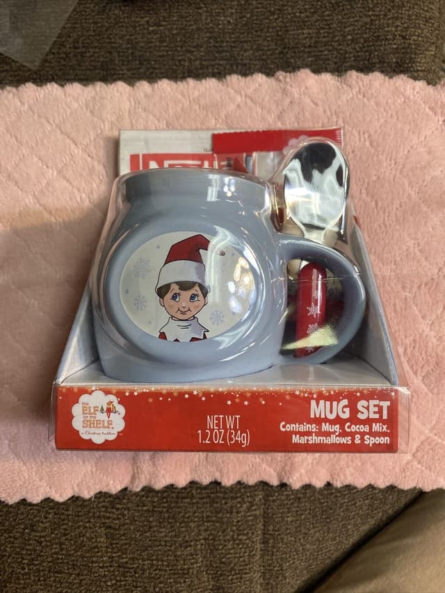 A Christmas Tradition Mug Set