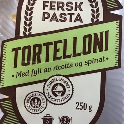 Tortellini Med Fyll Av Ricotta Og Spinat
